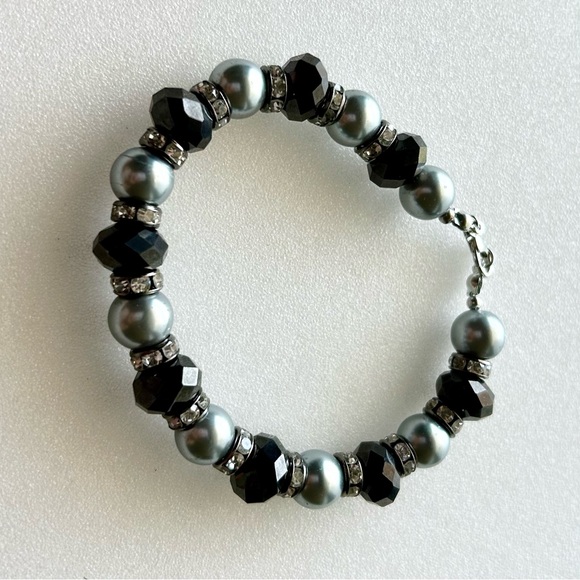 Glass Gray and Faceted Black Bead Bracelet 9” with Rhinestone Rondelle Spacers - Picture 6 of 8